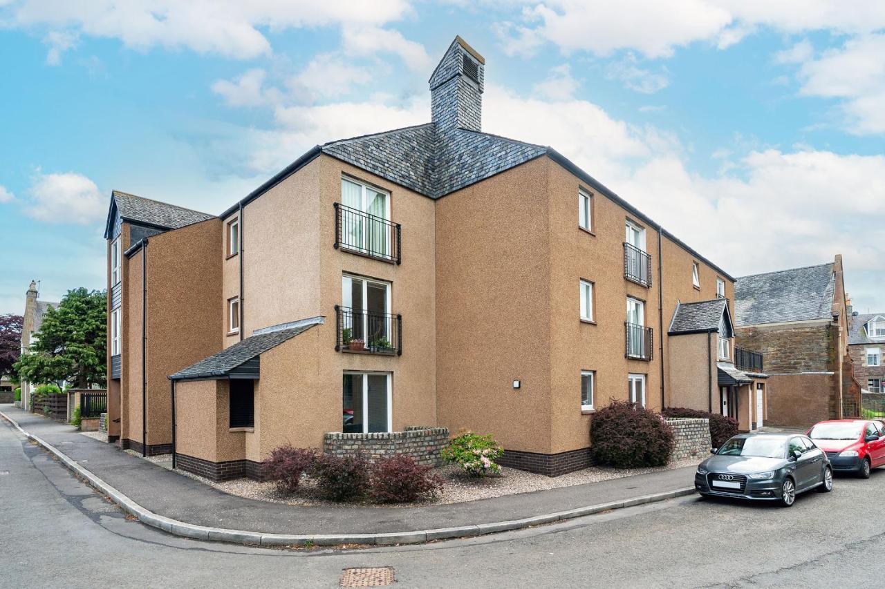 Church Court Broughty Ferry Buitenkant foto